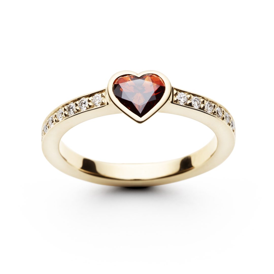 Unik diamantring, med Natural Fancy Orange/Brown hjerteslebet diamant.