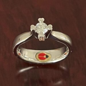 Our Secret Forlovelsesring - Mariehøne - Guldsmed Ragnar R. Jørgensen